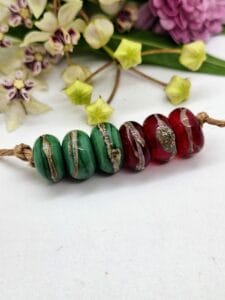 Green and red 6 bead set