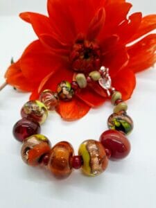 Hollows and gold sparkles bracelet