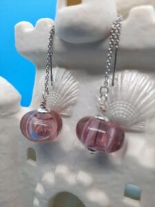 Light lavender hollow thread dangly earrings