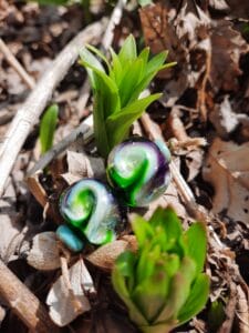 Violet and emerald swirls on copper green 2 bead set
